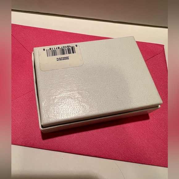 NWT WOMEN’S JLO by JENNIFER LOPEZ CZ STUD EARRINGS. - Picture 9 of 10